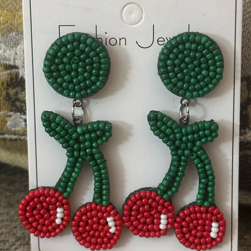 Beaded Cherry Dangle Earrings Red With Green Stems. New. - Picture 3 of 7